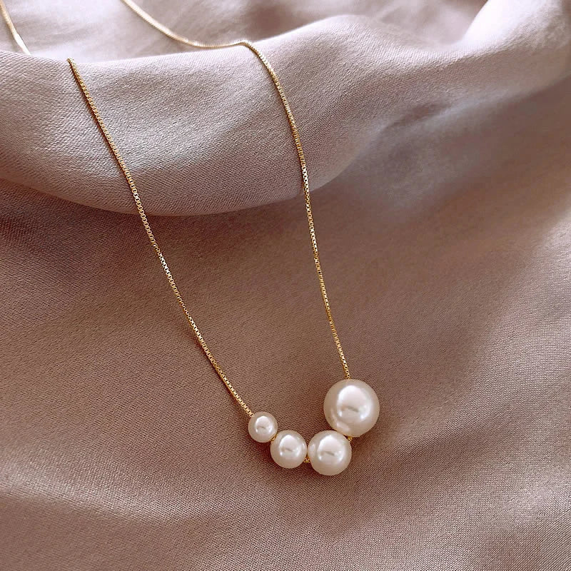 Bérénice — Exquisite Pearl Necklace in Gold
