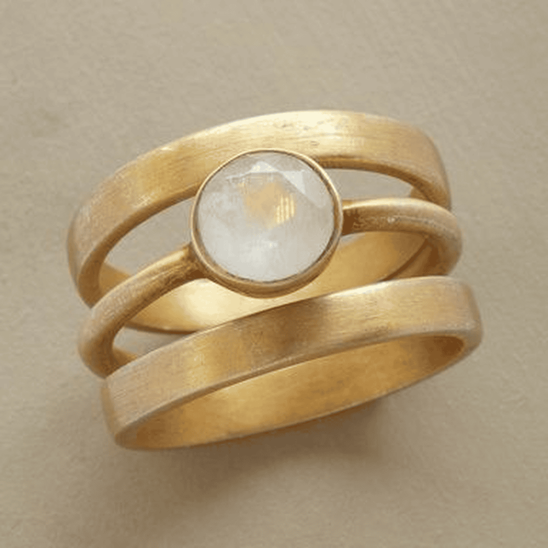 Wynne — Vintage Gold & Inlaid Moonstone Ring