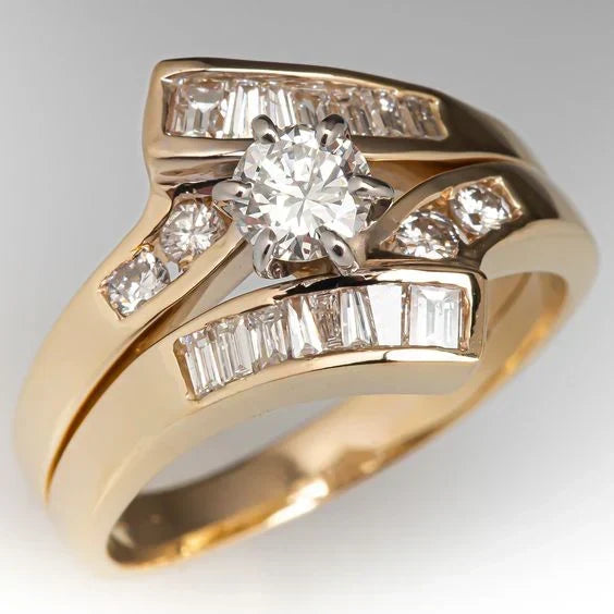Golden Vintage Ring with Diamond