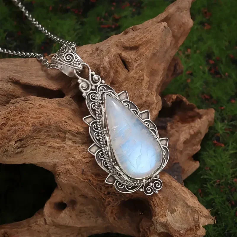 Yseult — Antique Moonstone Drop Necklace in Gold