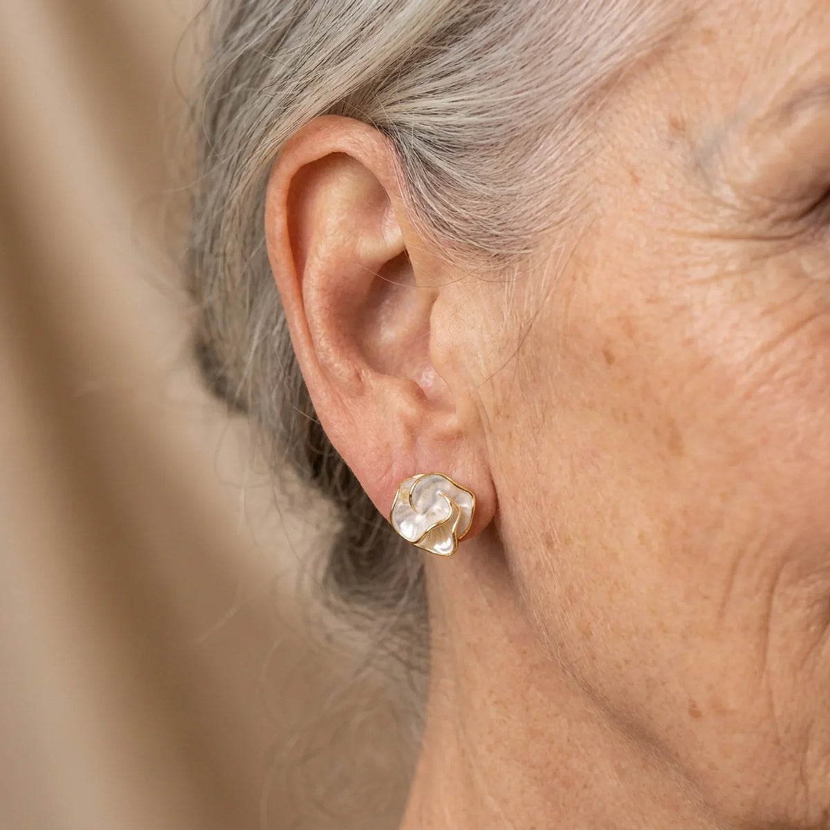 Bridget — Pearl Flower Earrings