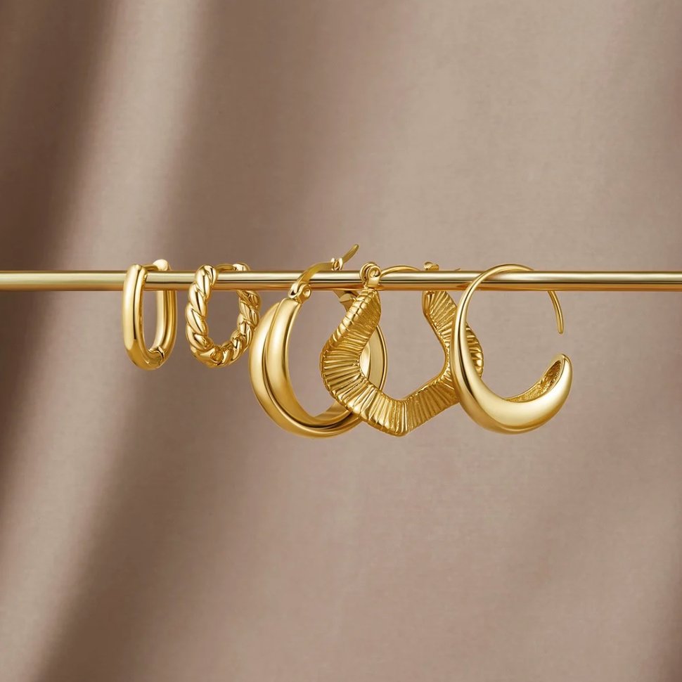 Pippa — Gold Twist Earrings