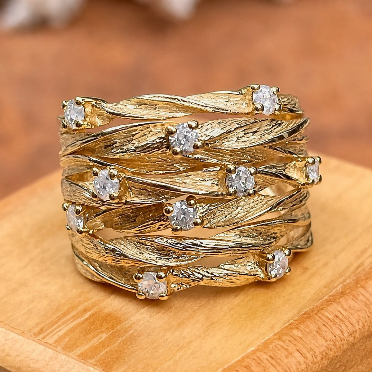 Jocasta — Vintage Gold Sculpted Band Ring