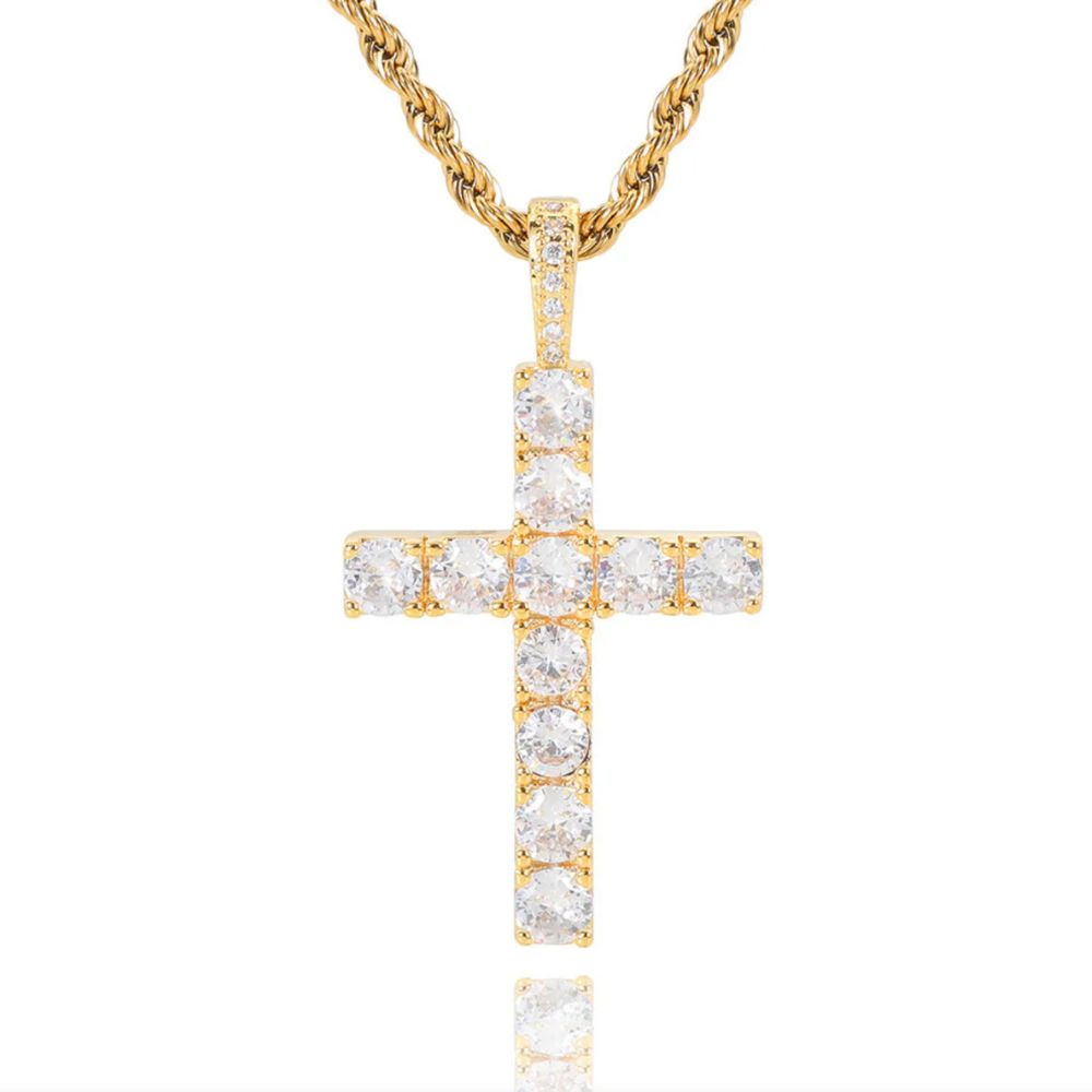 Ilaria — Classic Diamond Cross Necklace