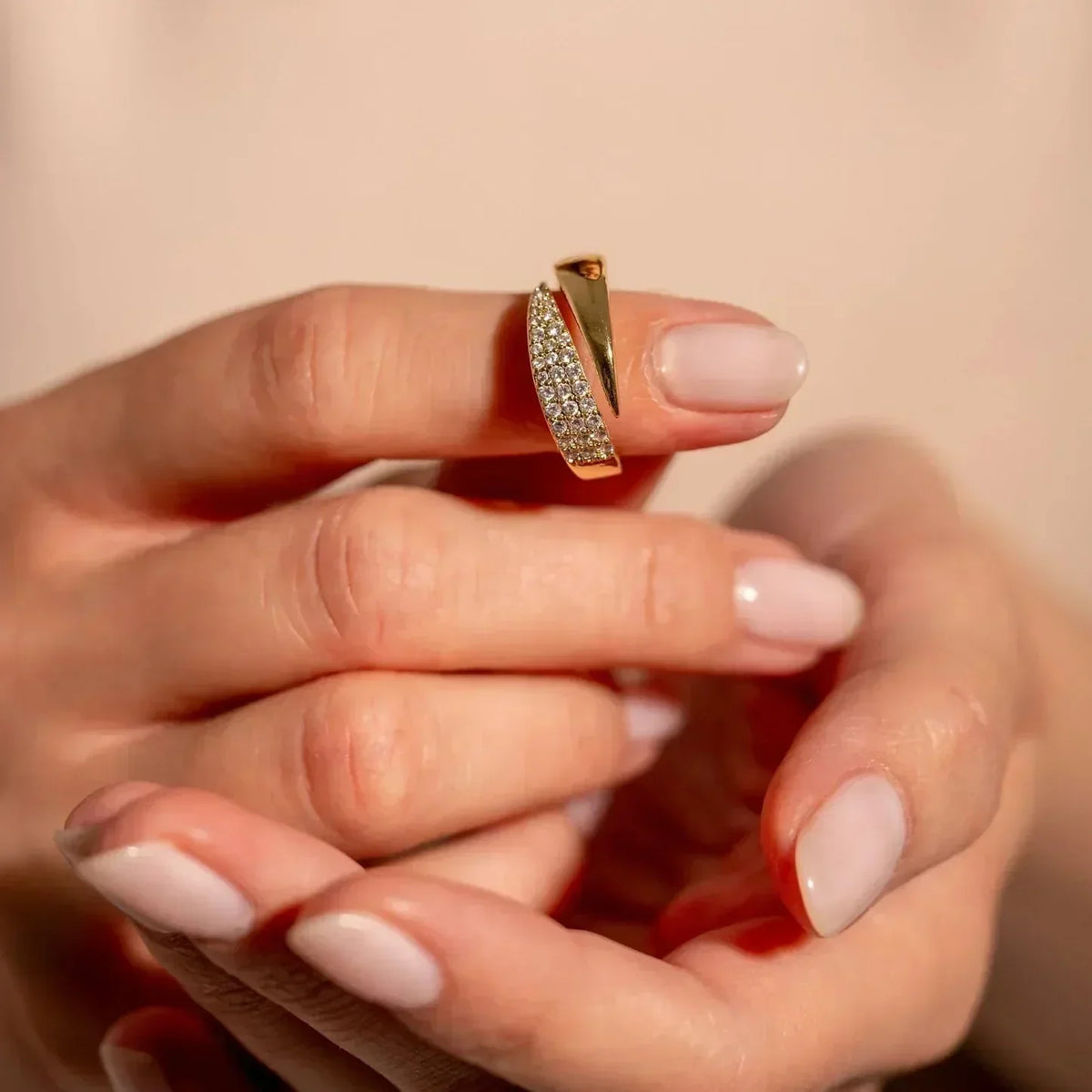 Kaisla — Elegant Gold Ring with Shining Stone