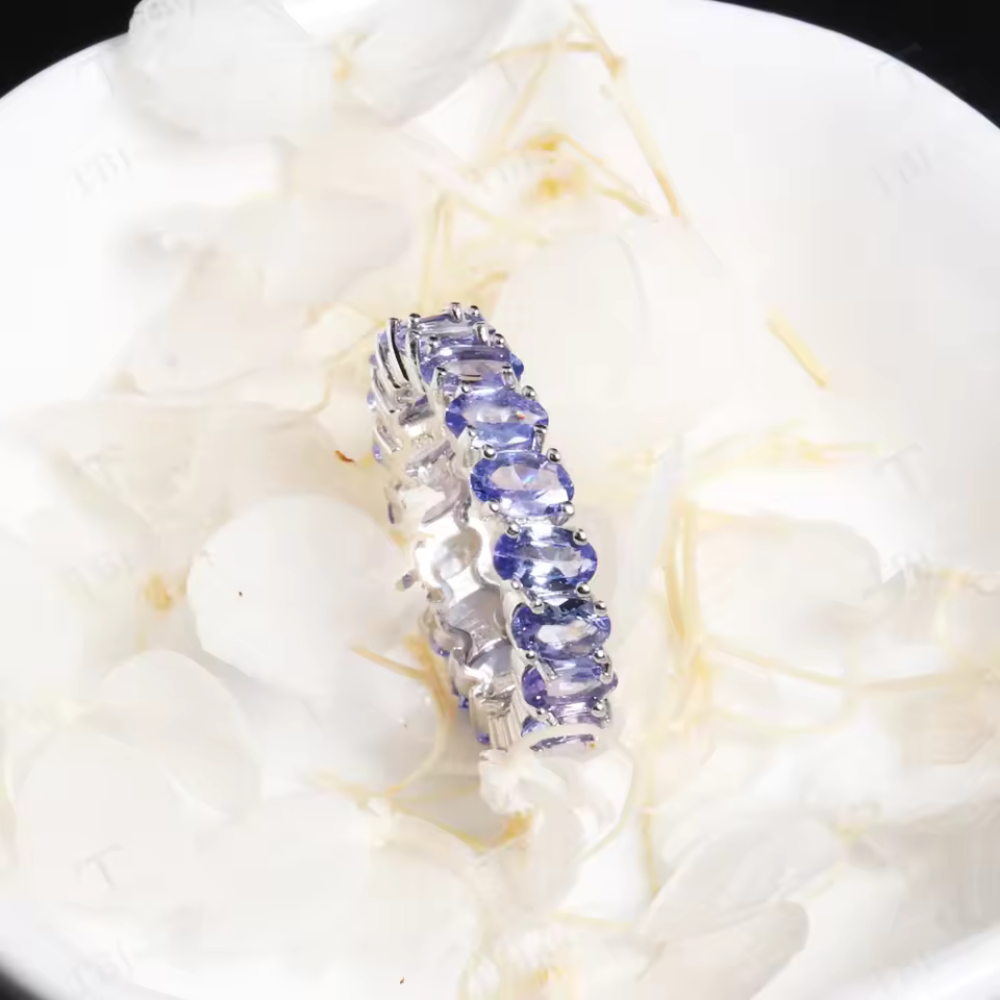 Nelli — Tanzanite & Amethyst Ring