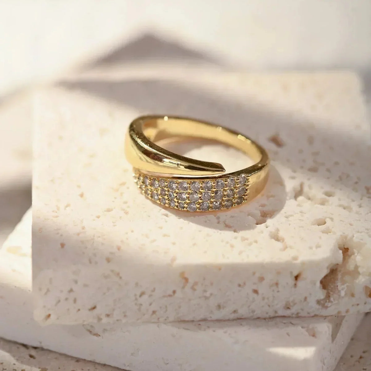 Kaisla — Elegant Gold Ring with Shining Stone