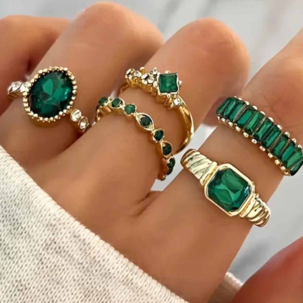 Zarina — Exquisite Emerald Gold Ring Set