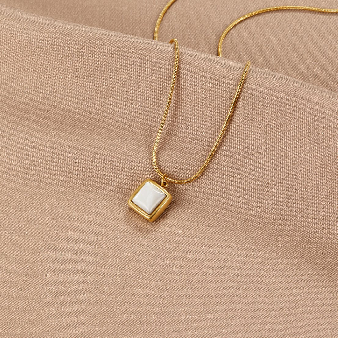 Maura — Moonstone Pendant Necklace