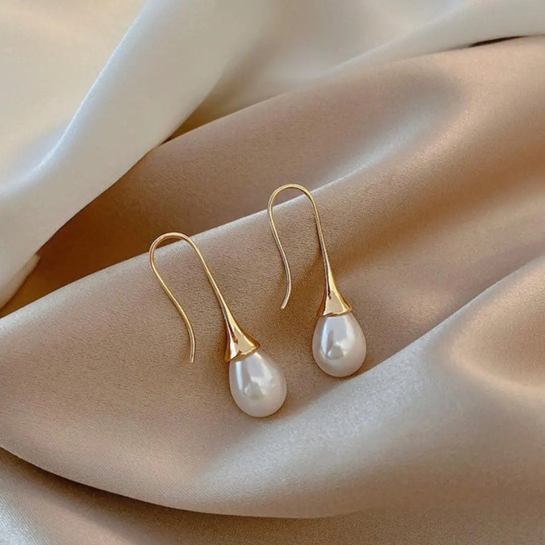 Beatrice — Pearl Teardrop Gold Earrings