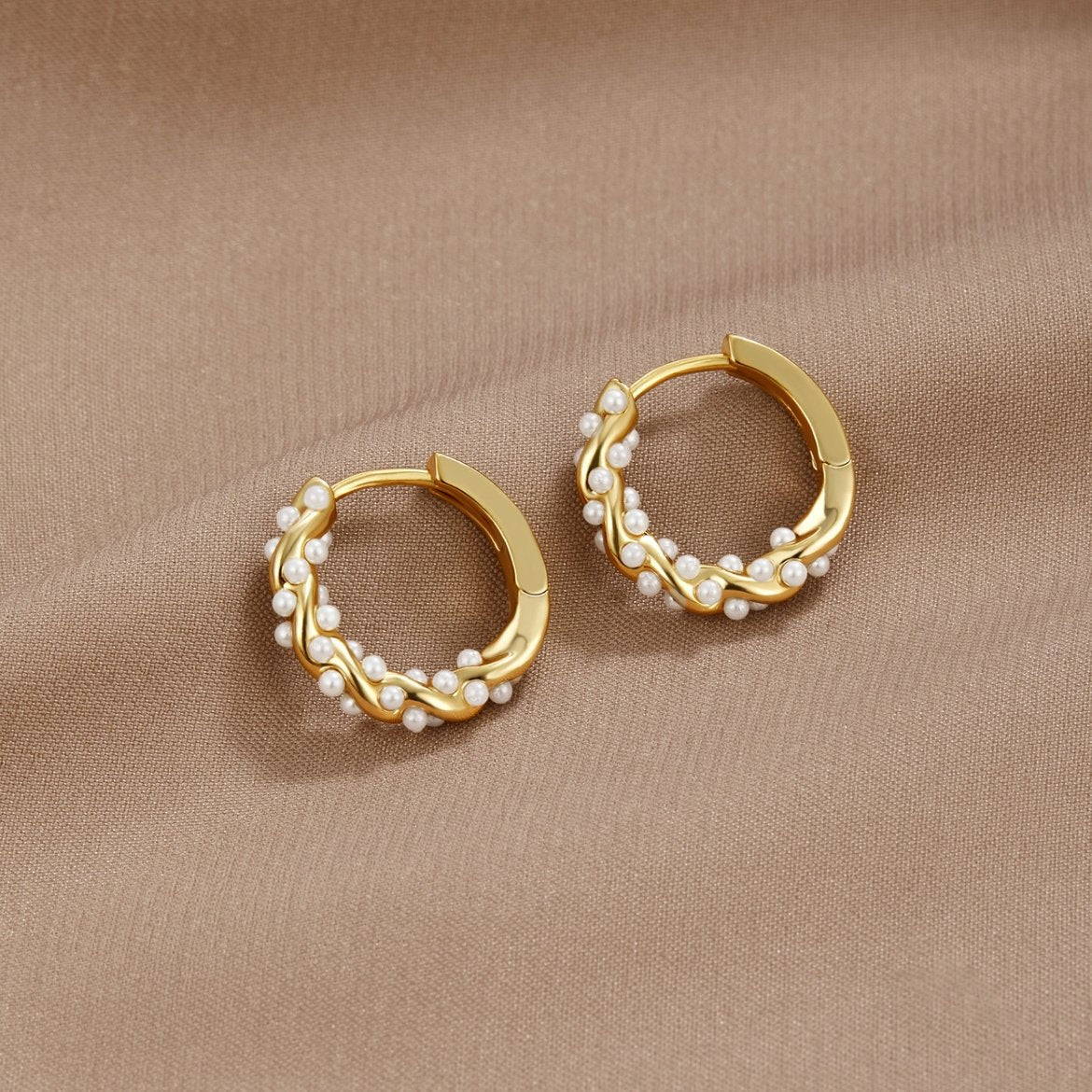 Vale — Pearl Hoop Earrings