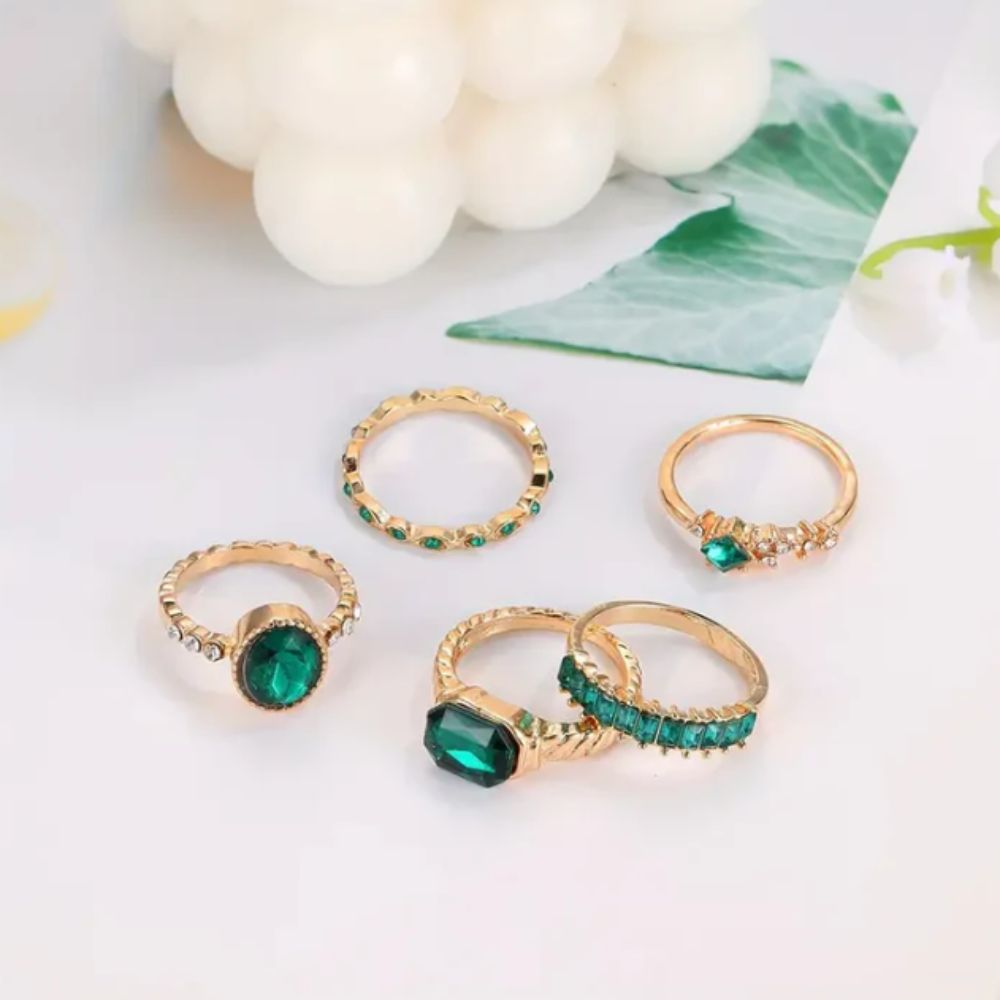 Zarina — Exquisite Emerald Gold Ring Set